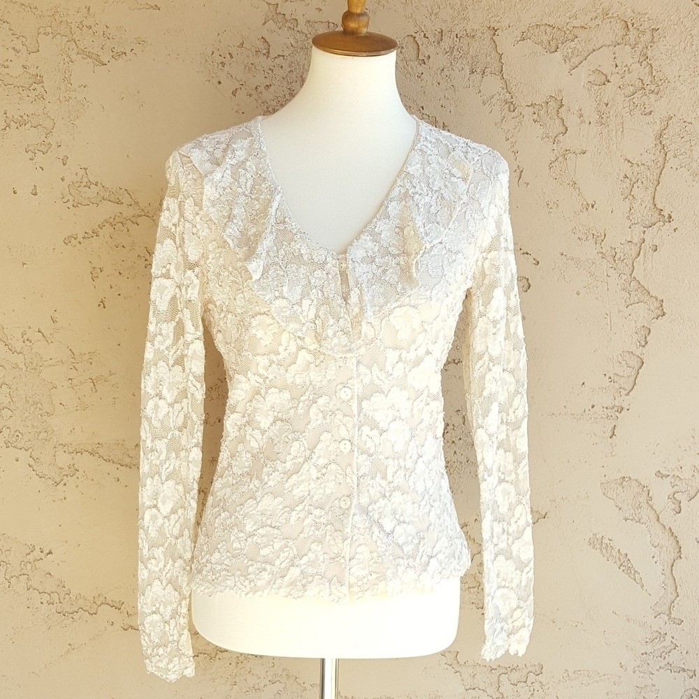 Michi Collection 90s Cream Floral Lace Ruffle Neck Button Front Blouse - Picture 2 of 7
